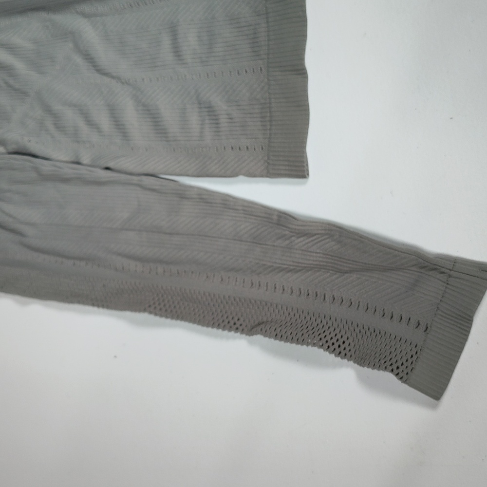Athleta Oxygen top in laurel olive green long sleeve M - Picture 7 of 9